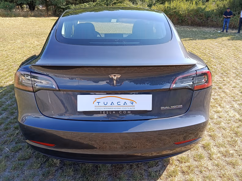 Tesla Model 3 - 6