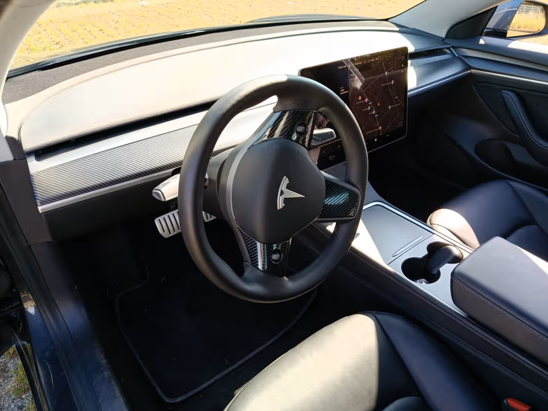 Tesla Model 3 - 12