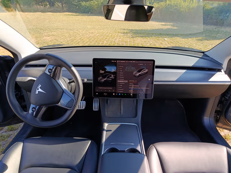 Tesla Model 3 - 29
