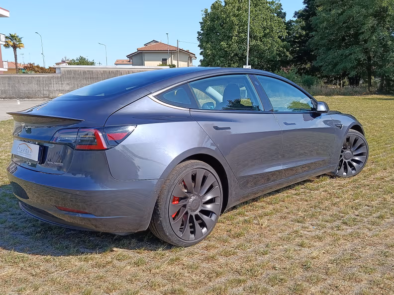 Tesla Model 3 - 7