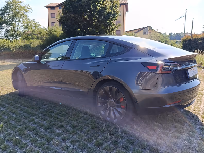 Tesla Model 3 - 5