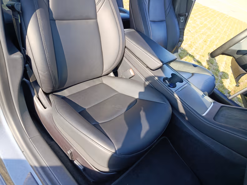 Tesla Model 3 - 23