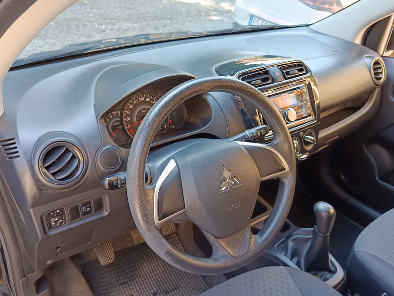 Mitsubishi Space Star - 10