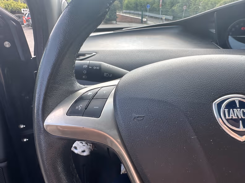 Lancia Ypsilon - 12