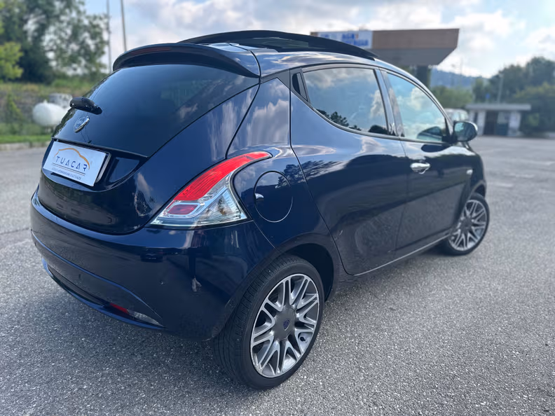 Lancia Ypsilon - 5