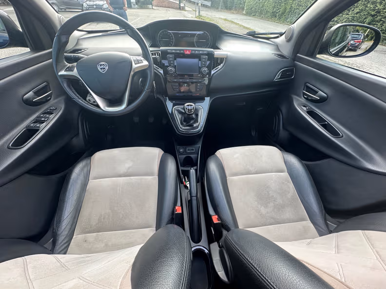 Lancia Ypsilon - 9