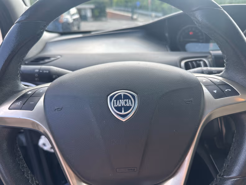 Lancia Ypsilon - 14