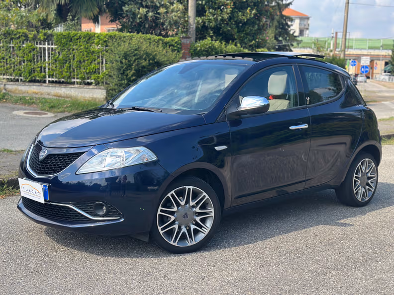 Lancia Ypsilon