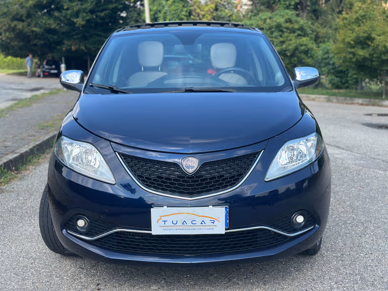 Lancia Ypsilon - 2