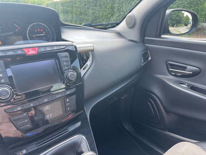 Lancia Ypsilon - 24