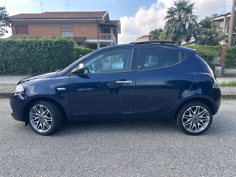Lancia Ypsilon - 8