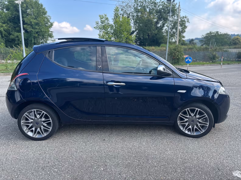 Lancia Ypsilon - 4