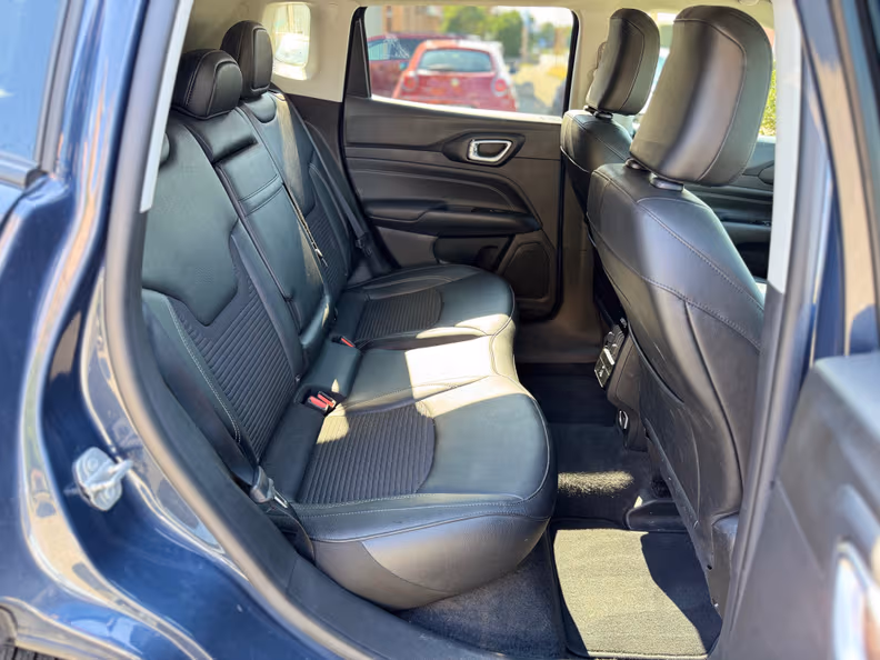 Jeep Compass - 24