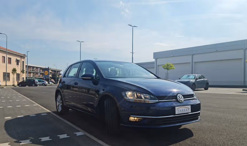 Volkswagen Golf - 3