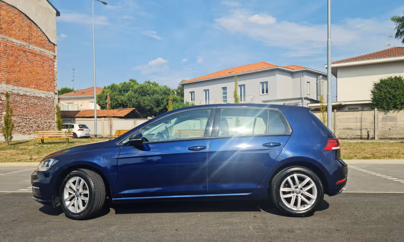 Volkswagen Golf - 8