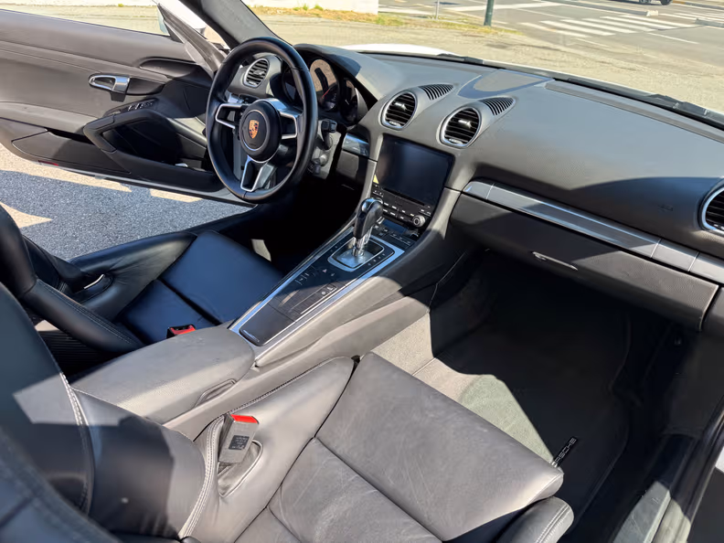 Porsche Cayman / 718 Cayman - 11