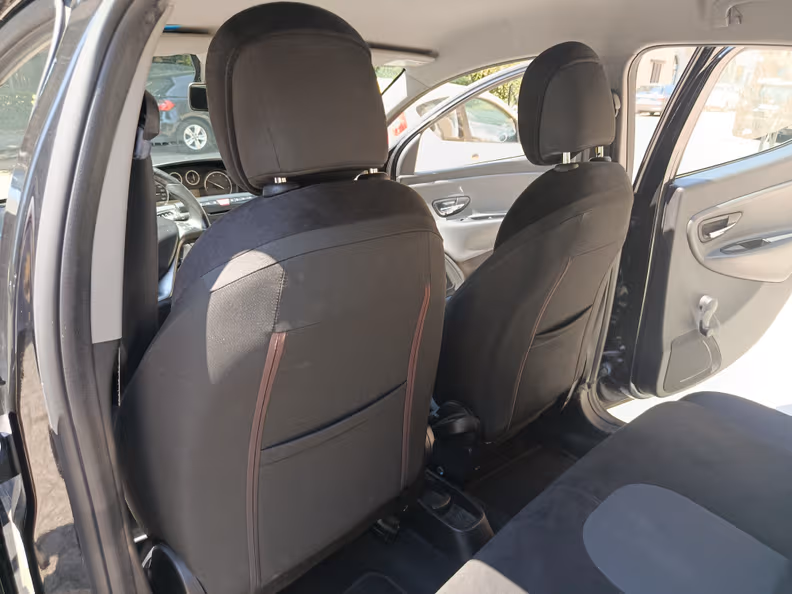 Lancia Ypsilon - 25