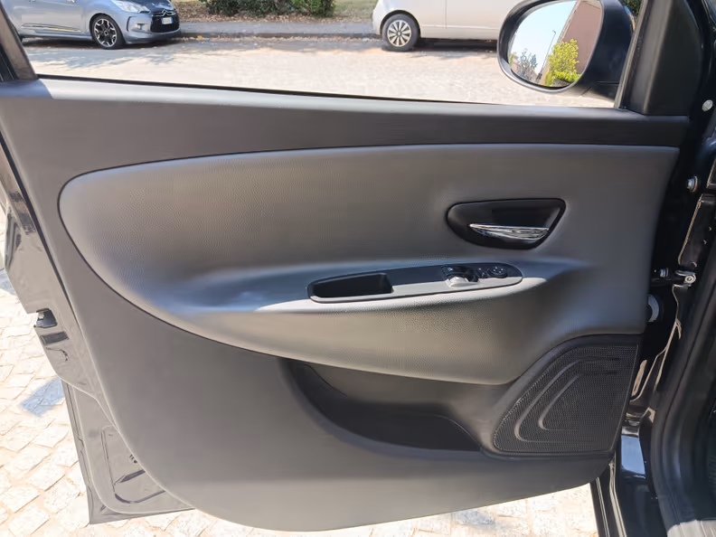 Lancia Ypsilon - 30