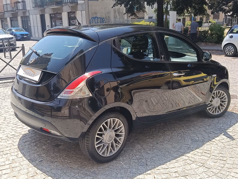Lancia Ypsilon - 5