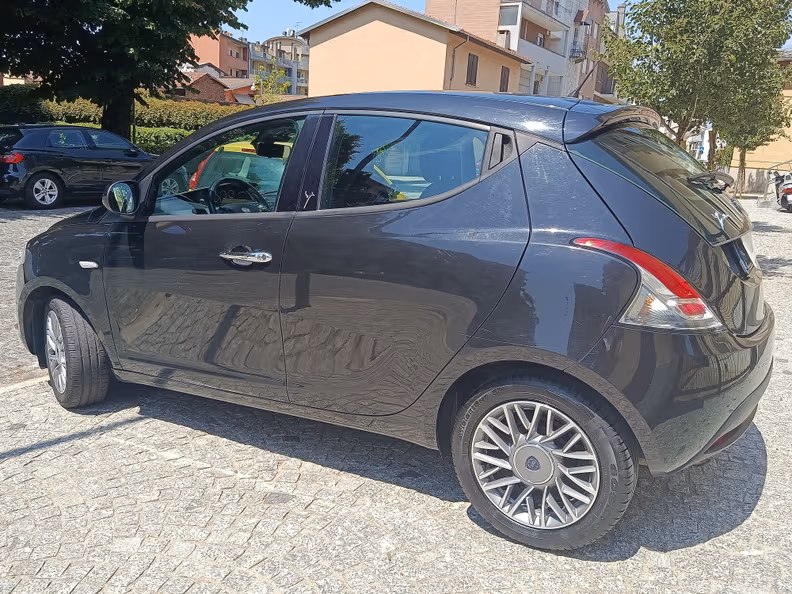 Lancia Ypsilon - 7