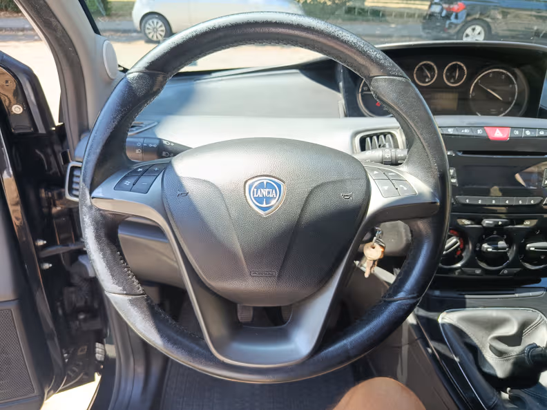 Lancia Ypsilon - 14