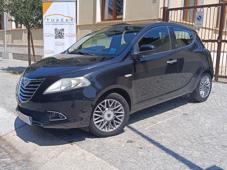 Lancia Ypsilon