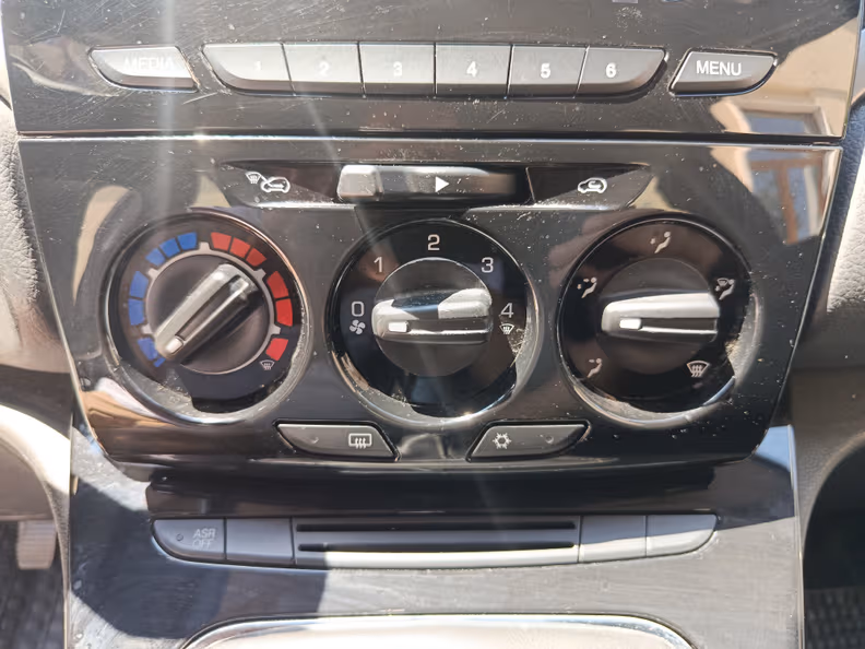 Lancia Ypsilon - 18