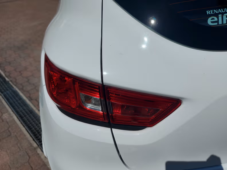 Renault Clio - 10