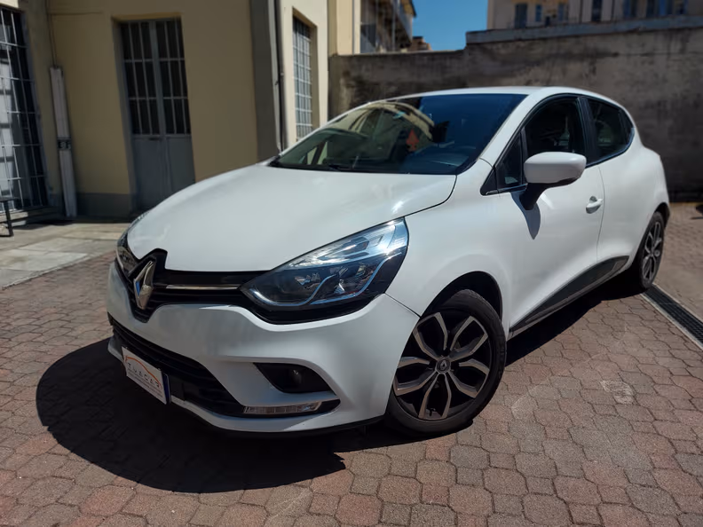 Renault Clio - 1