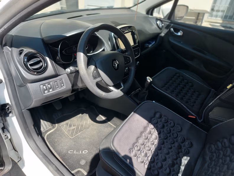 Renault Clio - 11