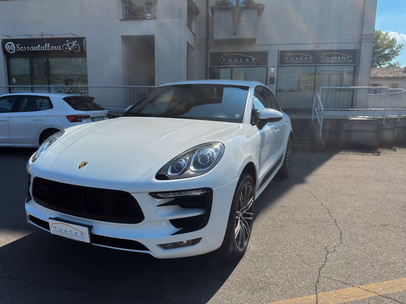 Porsche Macan - 1