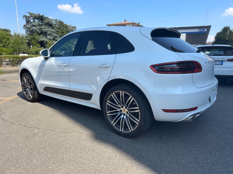 Porsche Macan - 3