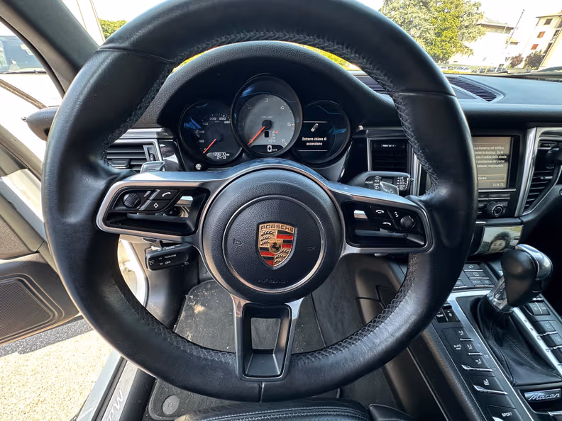 Porsche Macan - 13