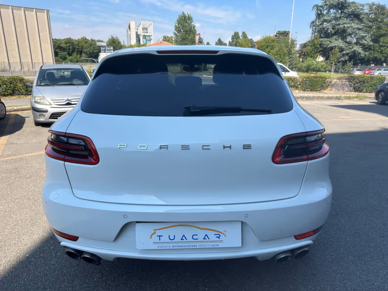 Porsche Macan - 4
