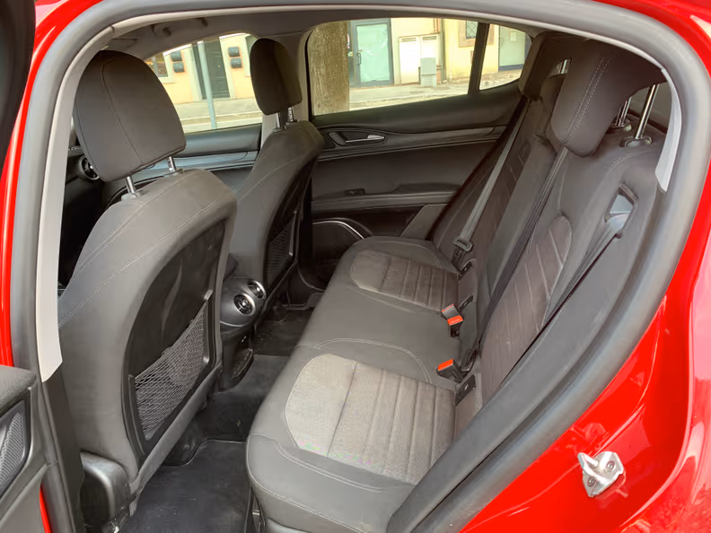 Alfa Romeo Stelvio - 32