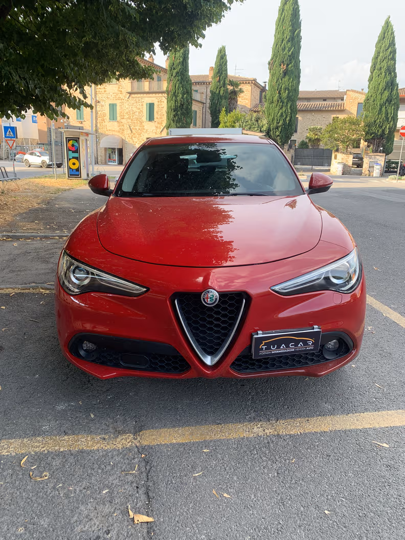 Alfa Romeo Stelvio - 2