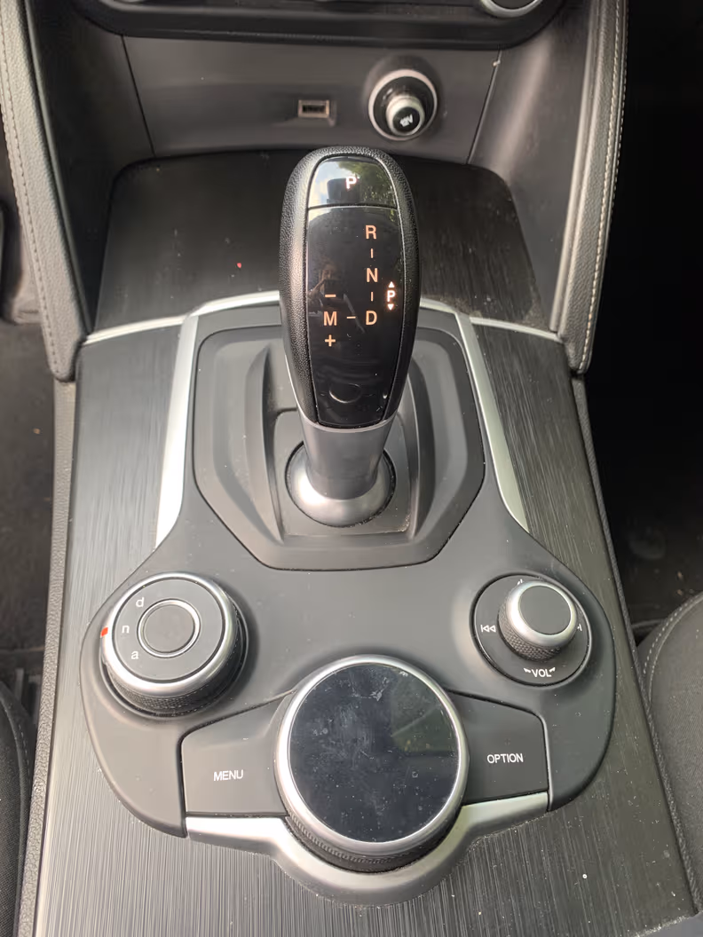 Alfa Romeo Stelvio - 28