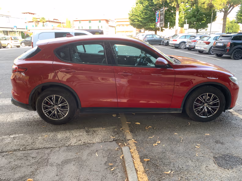 Alfa Romeo Stelvio - 8