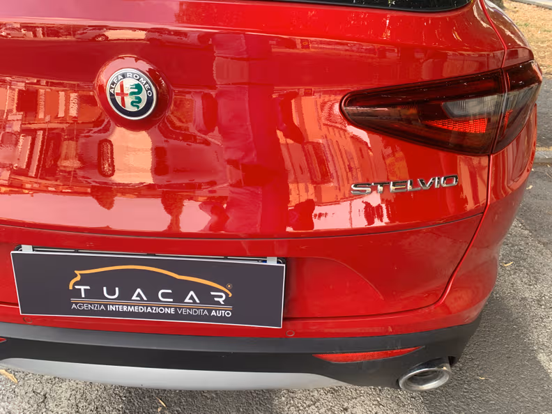 Alfa Romeo Stelvio - 17
