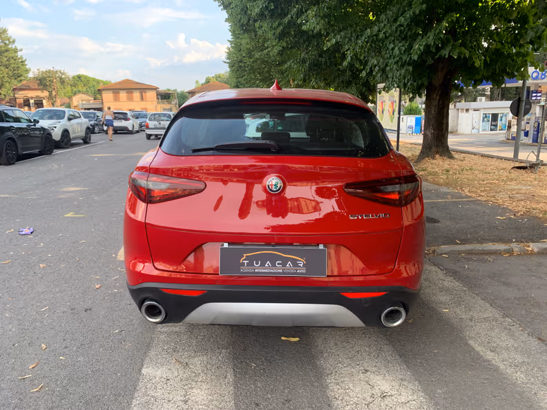 Alfa Romeo Stelvio - 5
