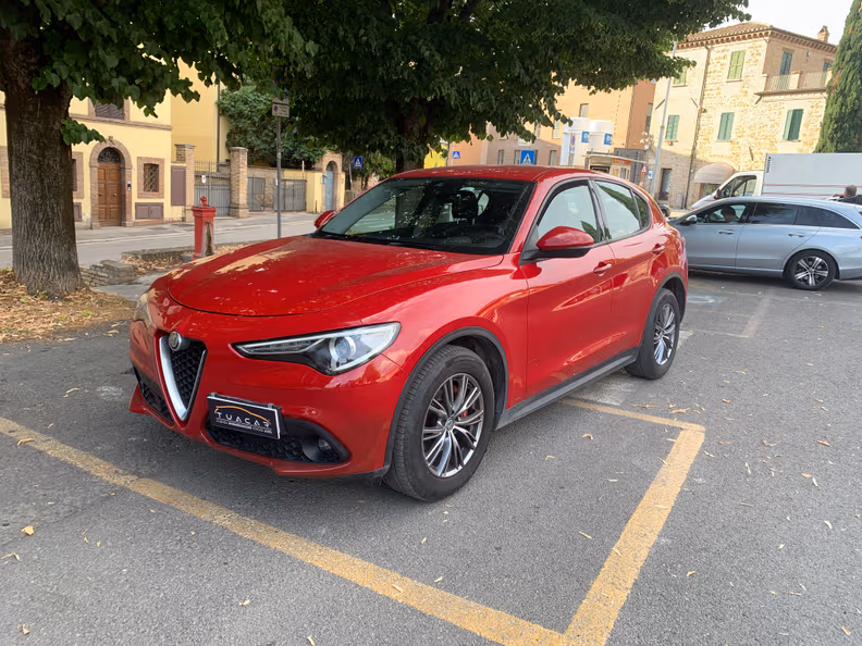 Alfa Romeo Stelvio - 1