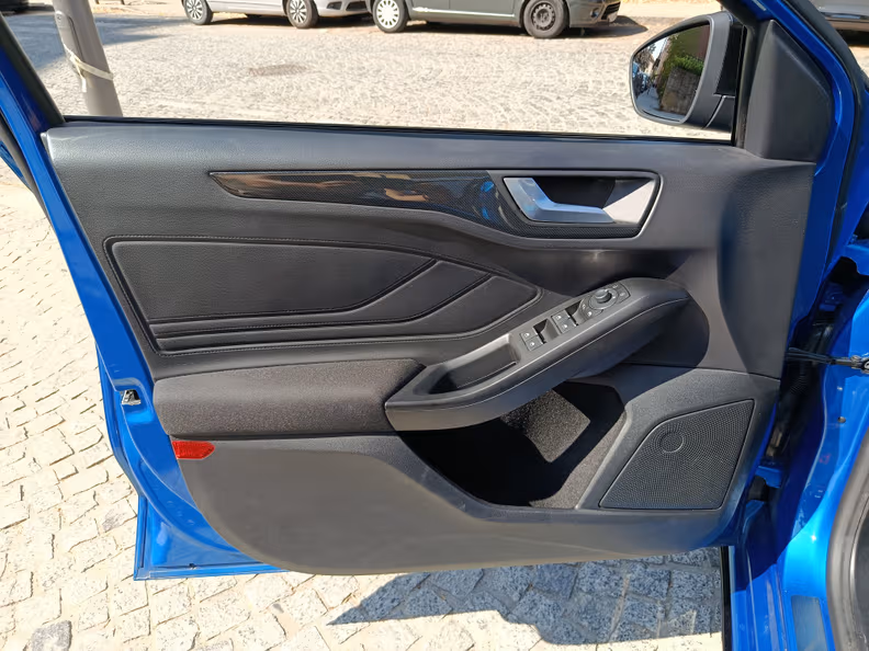 Ford Focus - 32