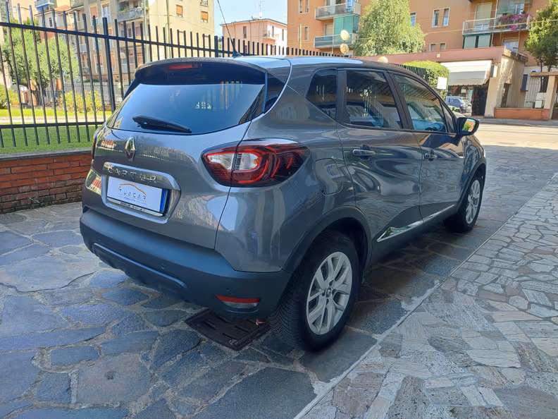 Renault Captur - 4