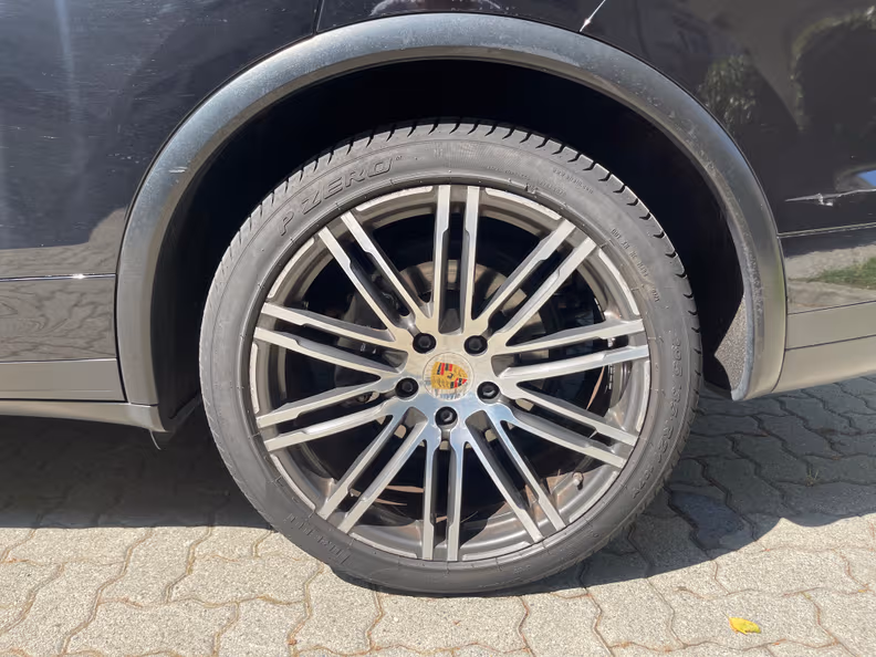 Porsche Cayenne - 48