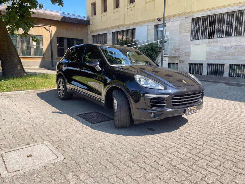 Porsche Cayenne - 3