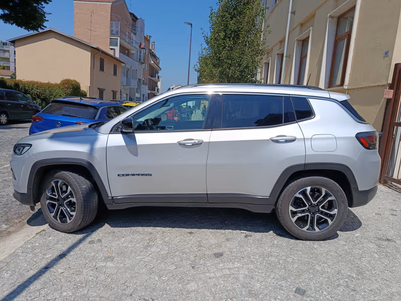 Jeep Compass - 8