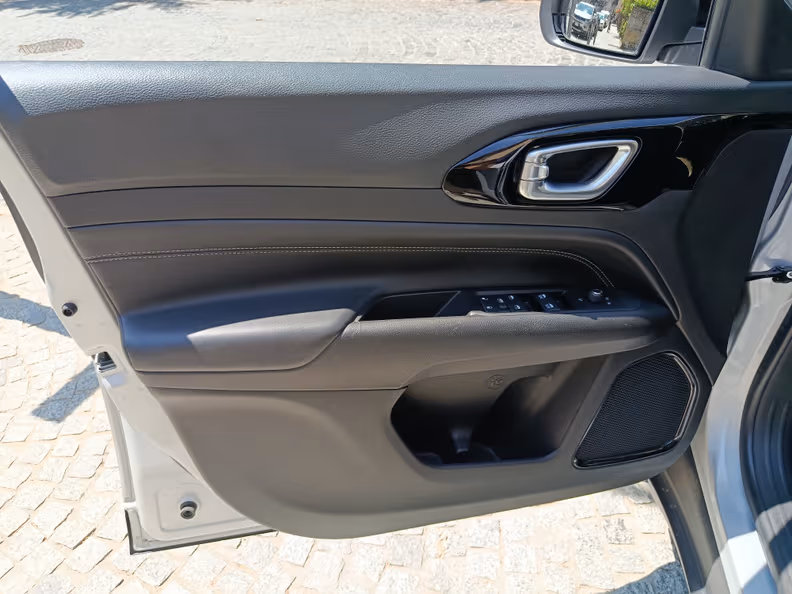 Jeep Compass - 31