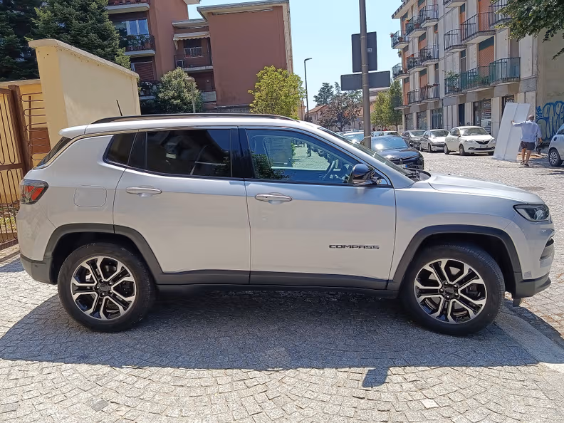 Jeep Compass - 4
