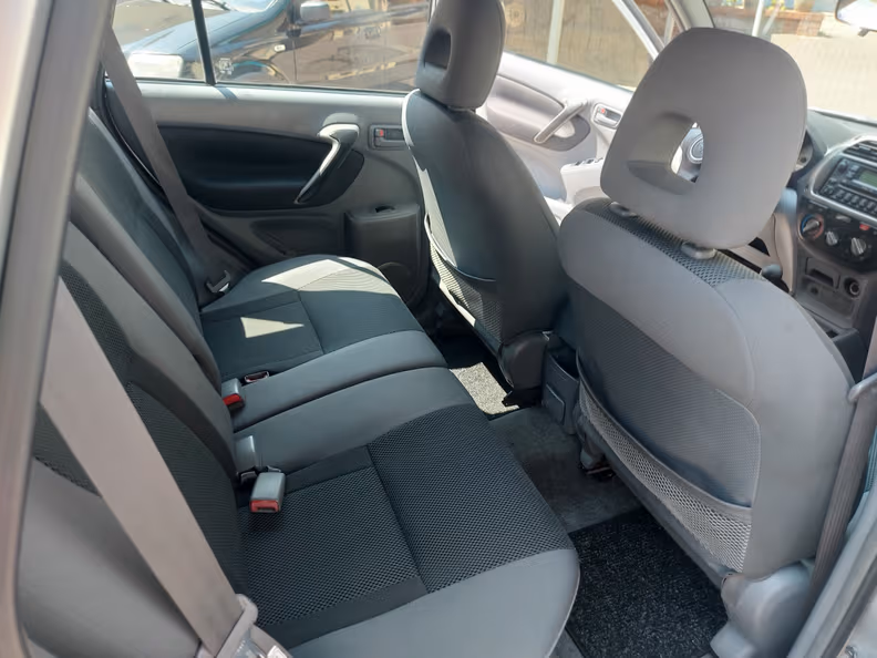 Toyota RAV 4 - 23