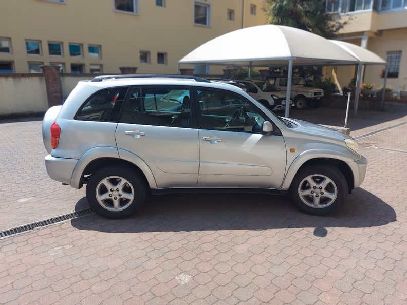 Toyota RAV 4 - 4